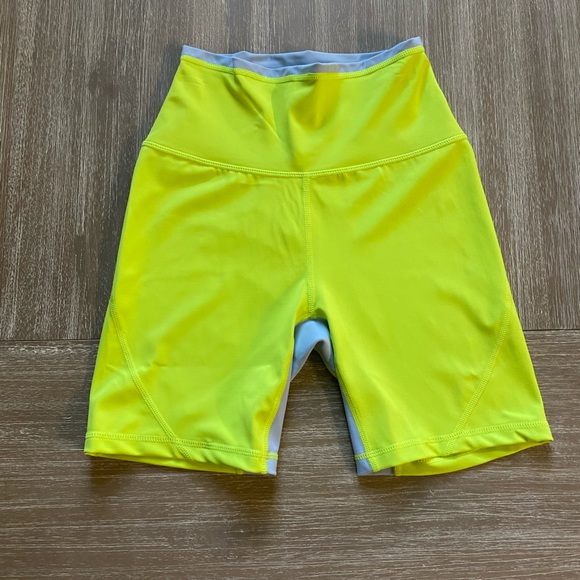 Wilo Women’s Color-block Biker Shorts Neon Yellow Light Blue - Picture 2 of 9